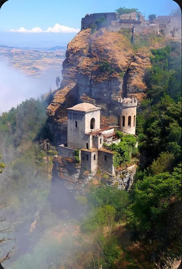 Casa Vacanze Ulisse Trapani Extérieur photo